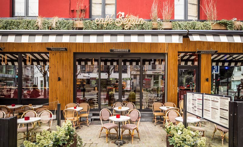 Rénovation d'un café par un architecte spécialiste de l'architecture commerciale à Aix en Provence