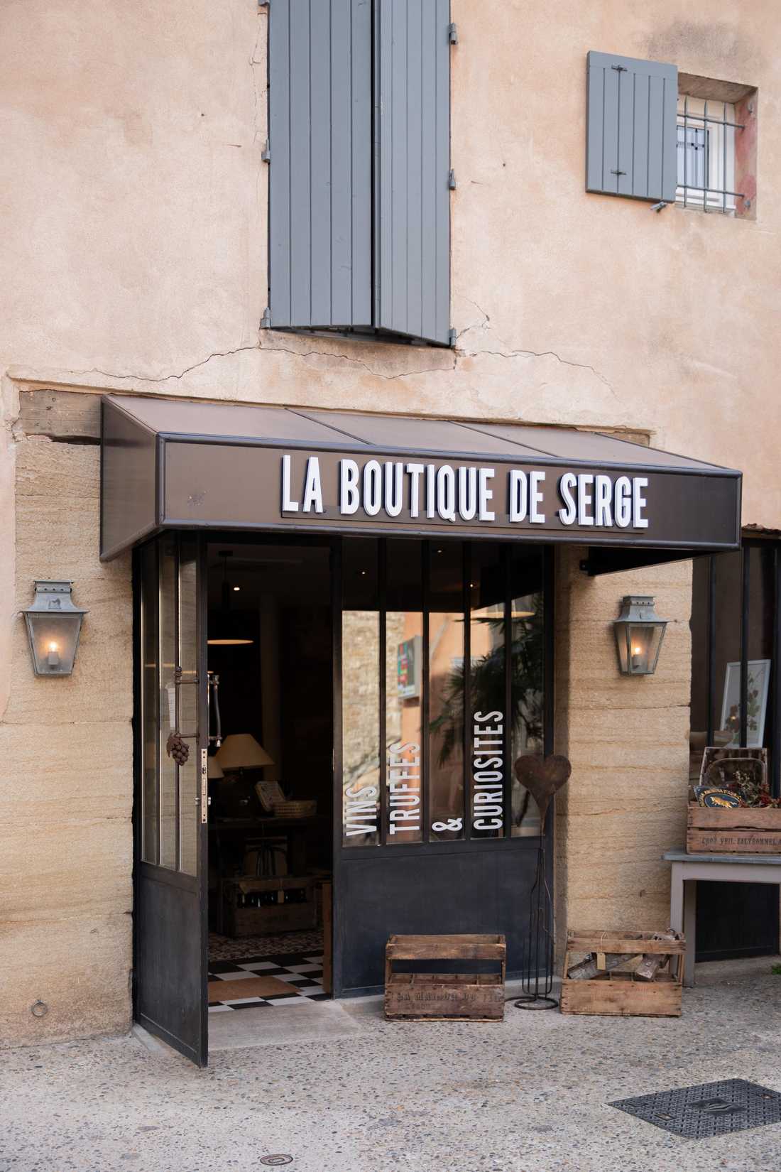 Façade d'une boutique Carpentras aménagée par un architecte d'intérieur