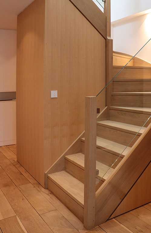 Escalier sur mesure réalisé par un architecte d'intérieur à Aix-en-Provence