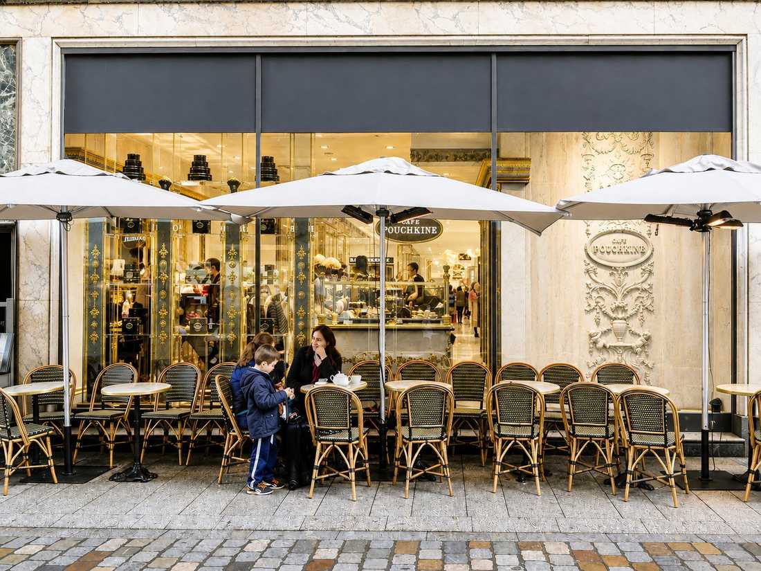 Aménagement d'un café par un architecte spécialiste de l'architecture commerciale à Aix-en-Provence