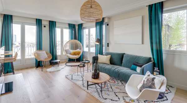 Avant - aprés de la rénovation complète d'un appartement des années 60 par un architecte d'intérieur à Aix-en-Provence