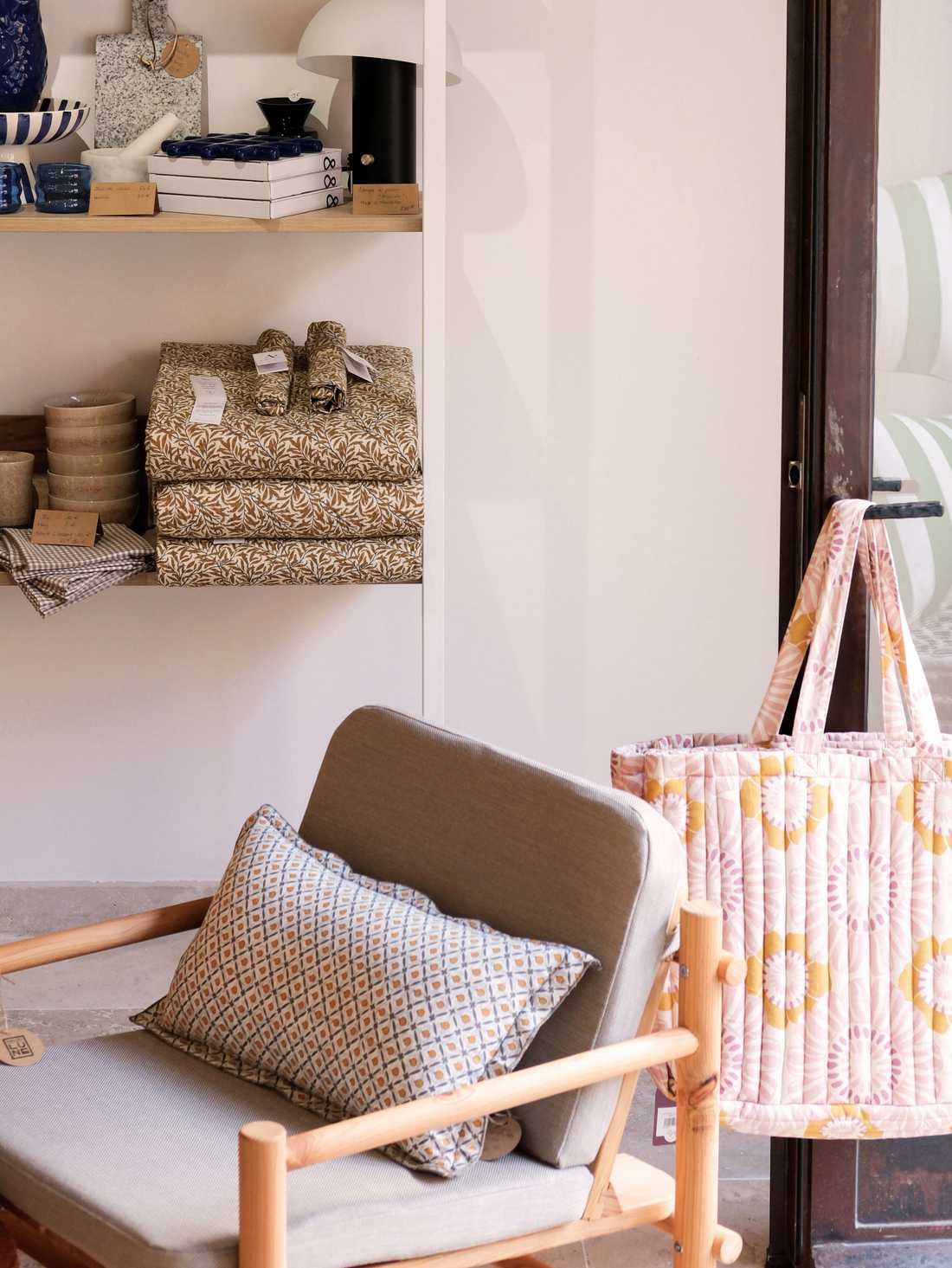 Boutique aménagée par un architecte d'intérieur à L'Isle-sur-la-Sorgue