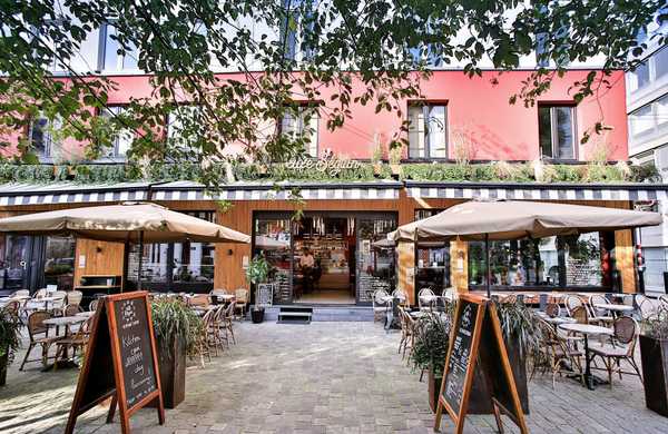 Un architecte renove complétement un café-restaurant et définit une nouvelle identité visuelle