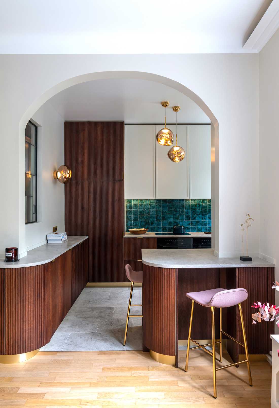 Cuisine semi-ouverte aménagée par un architecte d'intérieur à Aix-en-Provence