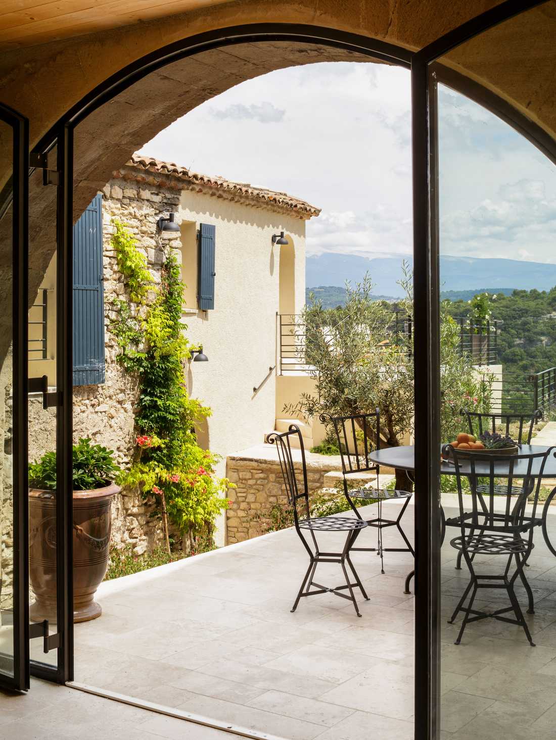 Restoring a historic house in the Luberon with an architect