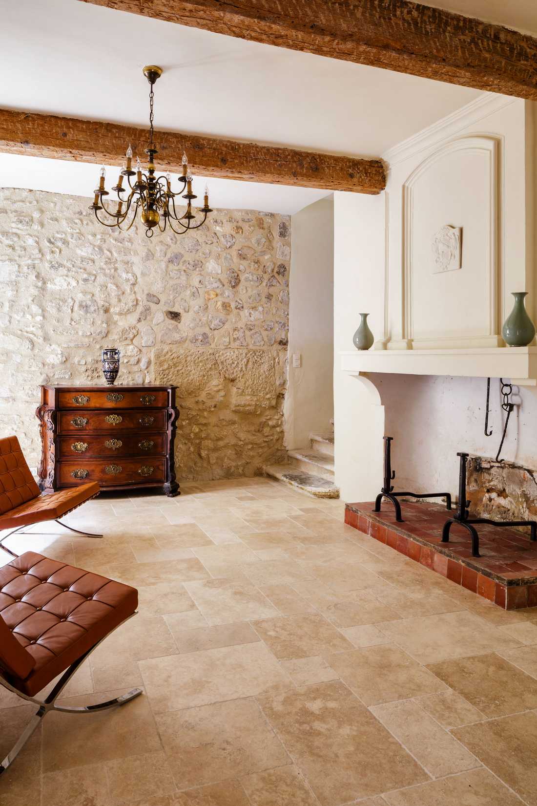 Interior renovation of a Provençal farmhouse in the Luberon