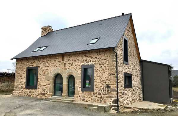 Extension d'une ancienne maison en pierre en région Provence-Alpes-Côte d'Azur