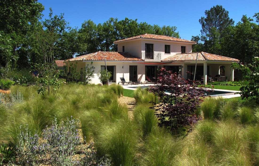 Jardin de graminées conçu par un paysagiste dans les Bouches-du-Rhône