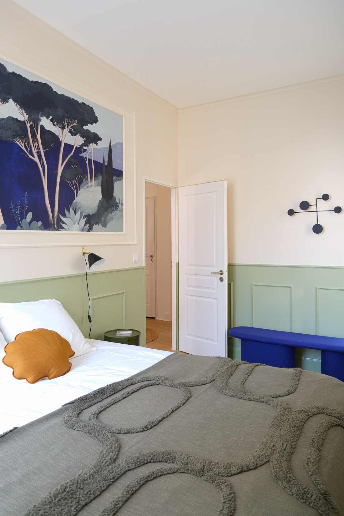 Décoration intérieure de la chambre d'un appartement destiné à la location saisonnière à Avignon