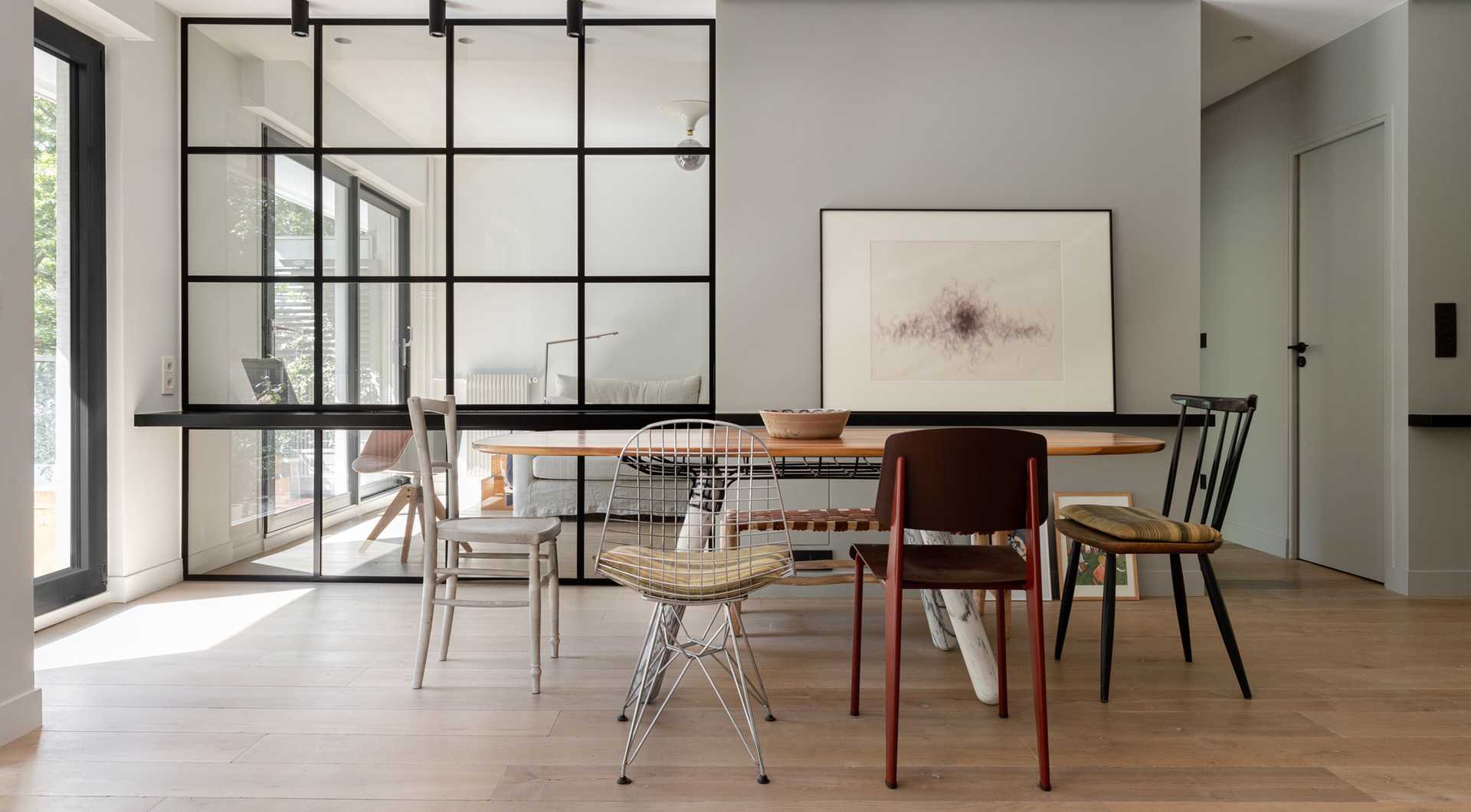 Décoration d'interieur d'un salon - salle-a-manger avec verrière à Aix-en-Provence