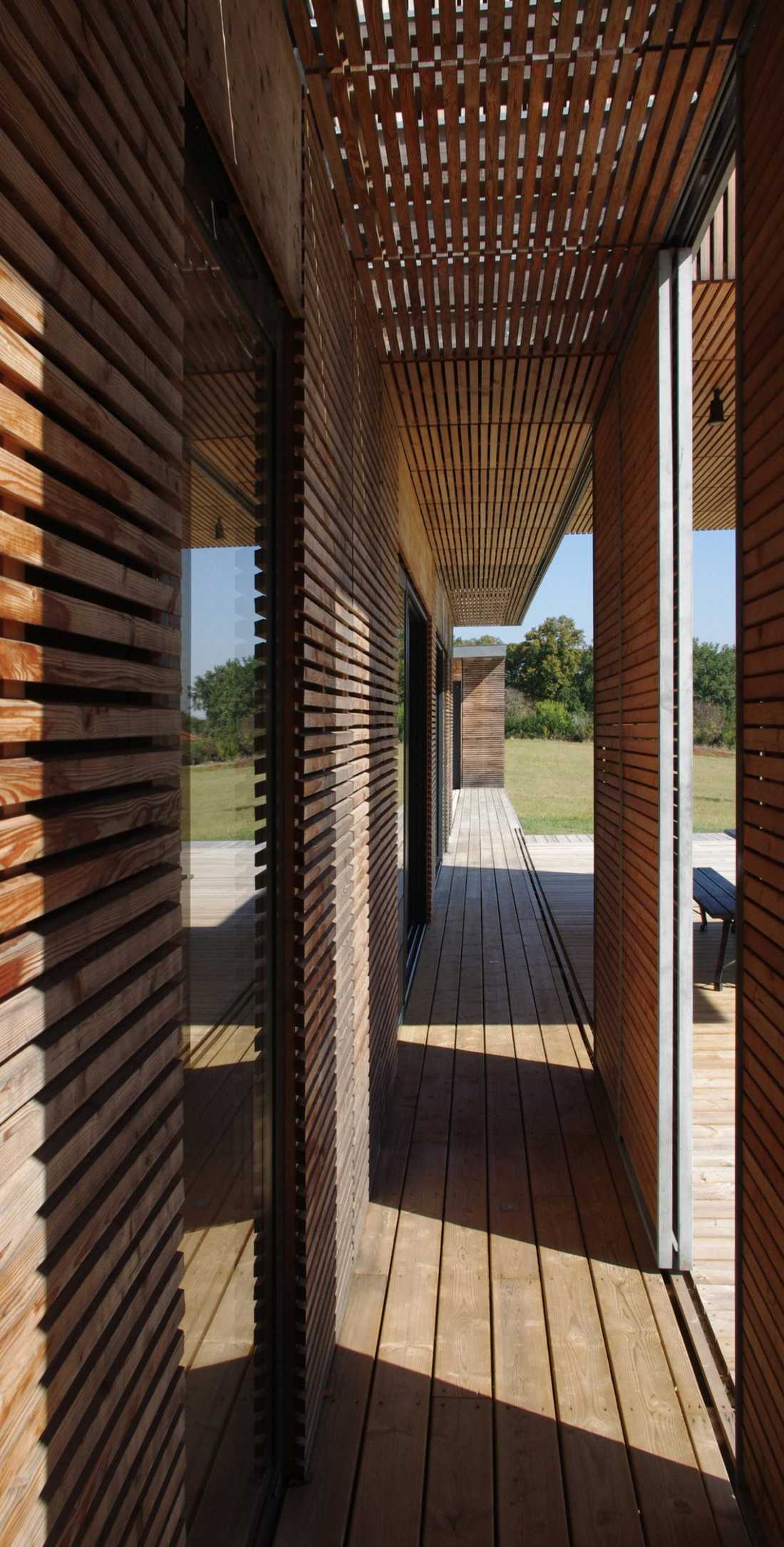 Extension ossature bois réalisée par un architecte en région Provence-Alpes-Côte d'Azur