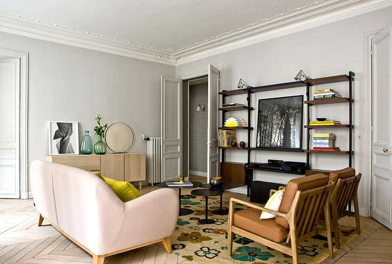 Salon avec du mobilier chiné par un décorateur d'intérieur à Aix-en-Provence