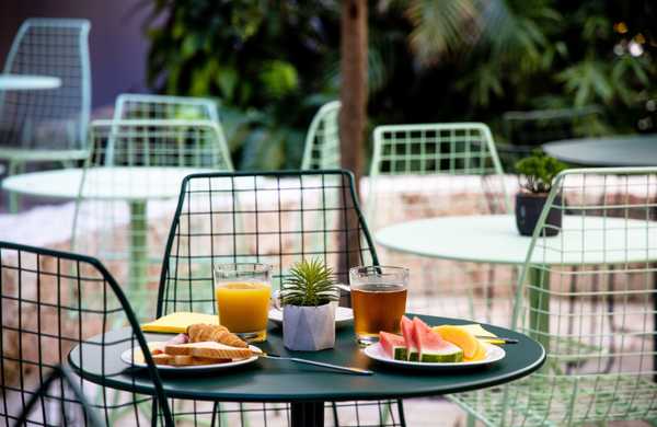 Design d’un hôtel - restaurant  caribéen avec jardin