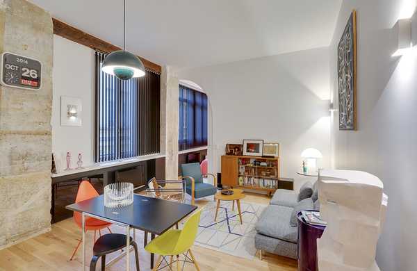 Ce studio type loft est transformé en appartement 3 pièce par un architecte à Aix-en-Provence
