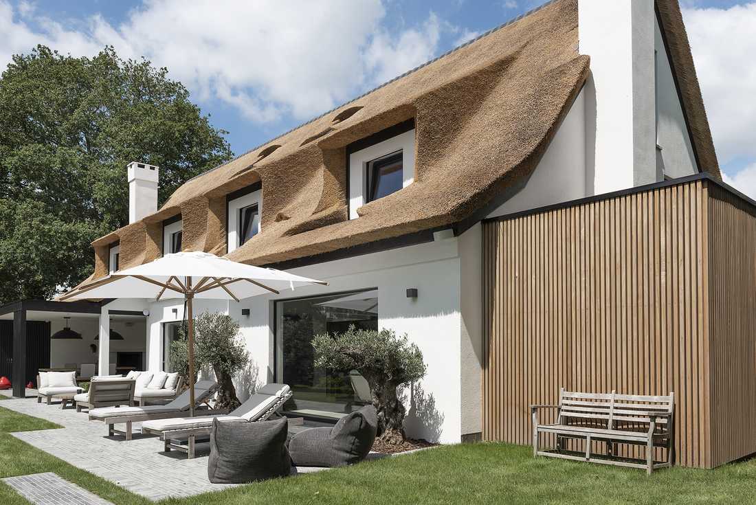 Terrasse d'une villa contemporaine à Aix-en-Provence