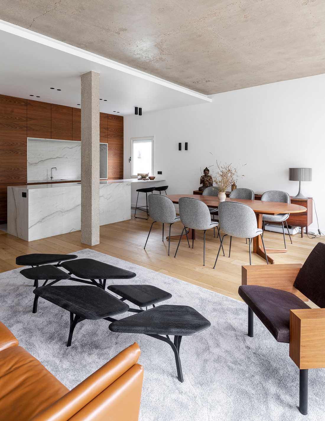 Salon d'un appartement acheté en VEFA après les travaux d'aménagement par un architecte d'intérieur à Aix-en-Provence