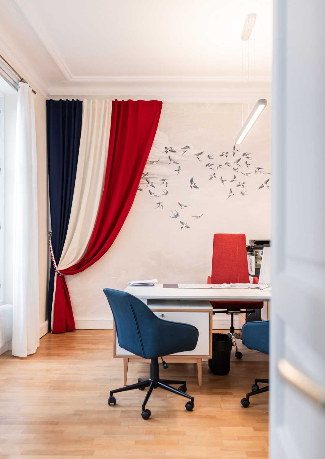 Locaux d'une collectivité territoriale dans les Bouches-du-Rhône aménagée par un architecte d'intérieur