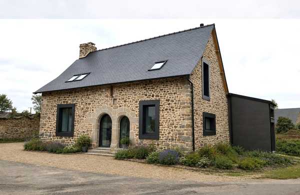 Extension d'une ancienne maison en pierre en région Provence-Alpes-Côte d'Azur